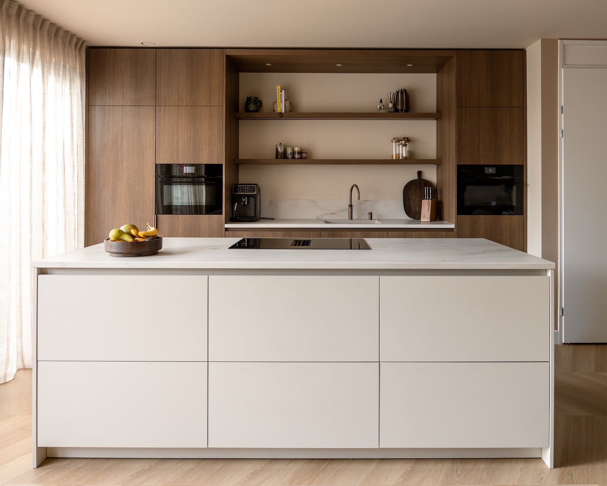 FotoKeuken inspiratie met DecoLegno: natuurlijke materialen en houtlook in moderne keukens